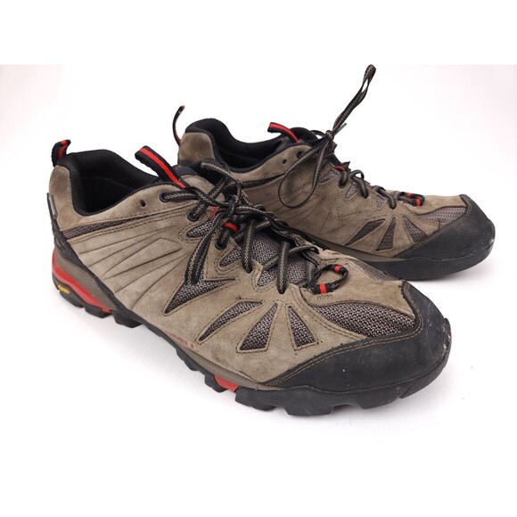 Athletic_Shoes